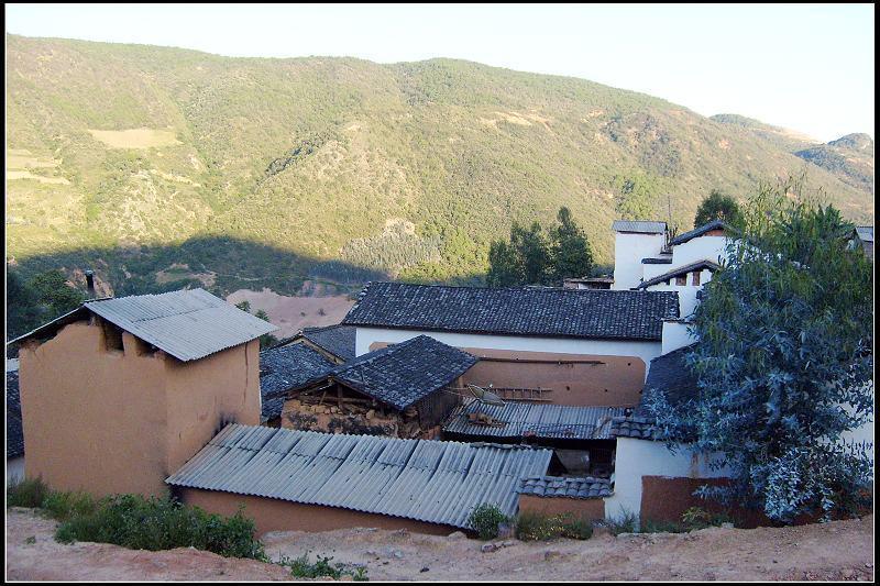 峨臘村
