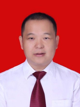 張興(湖南省株洲市淥口區人力資源和社會保障局黨組書記、局長) 張興(湖南省株洲市淥口區人力資源和社會保障局黨組書記、局長)