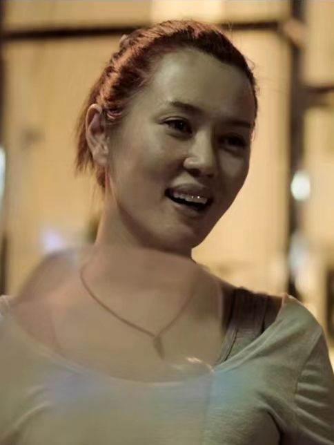 芥子(劇情電影《夜色撩人》中的女主角,由余男飾演。) 芥子(劇情電影《夜色撩人》中的女主角,由余男飾演。)