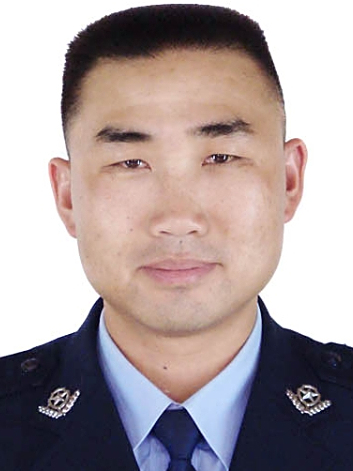 李富(雲南省昆明市公安局西山分局副局長) 李富(雲南省昆明市公安局西山分局副局長)