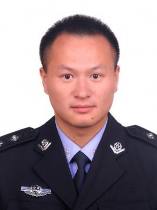 張新寧(中衛市鎮羅派出所事業編制警務工作人員) 張新寧(中衛市鎮羅派出所事業編制警務工作人員)