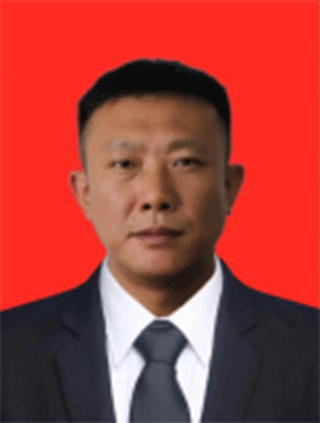 鄭曉光(吉林省延邊朝鮮族自治州琿春市副市長、三級調研員、敬信鎮黨委書記) 鄭曉光(吉林省延邊朝鮮族自治州琿春市副市長、三級調研員、敬信鎮黨委書記)