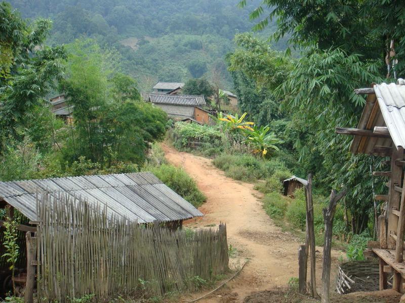 老寨自然村(德宏潞西市芒市鎮象滾塘村委會下轄村) 老寨自然村(德宏潞西市芒市鎮象滾塘村委會下轄村)