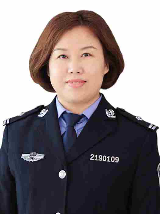 高娜(遼寧省大連市中山區司法局黨組成員、副局長) 高娜(遼寧省大連市中山區司法局黨組成員、副局長)