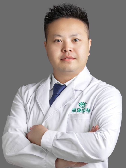 楊奎(昆明視康眼科醫務部主任) 楊奎(昆明視康眼科醫務部主任)