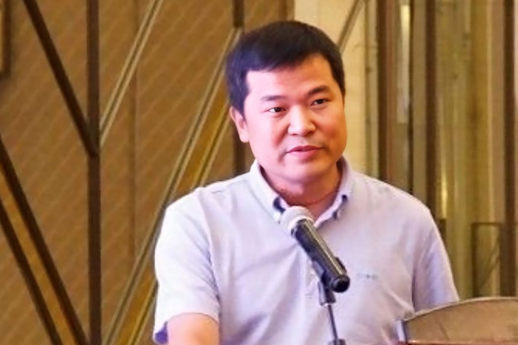 施俊(新疆生產建設兵團國資委黨委委員、副主) 施俊(新疆生產建設兵團國資委黨委委員、副主)