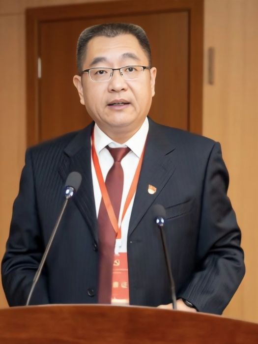 陳亞鵬(泉州市軌道交通集團有限公司董事長) 陳亞鵬(泉州市軌道交通集團有限公司董事長)