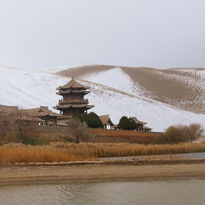 酒泉市鳴沙山月牙泉景區(敦煌月牙泉) 酒泉市鳴沙山月牙泉景區(敦煌月牙泉)