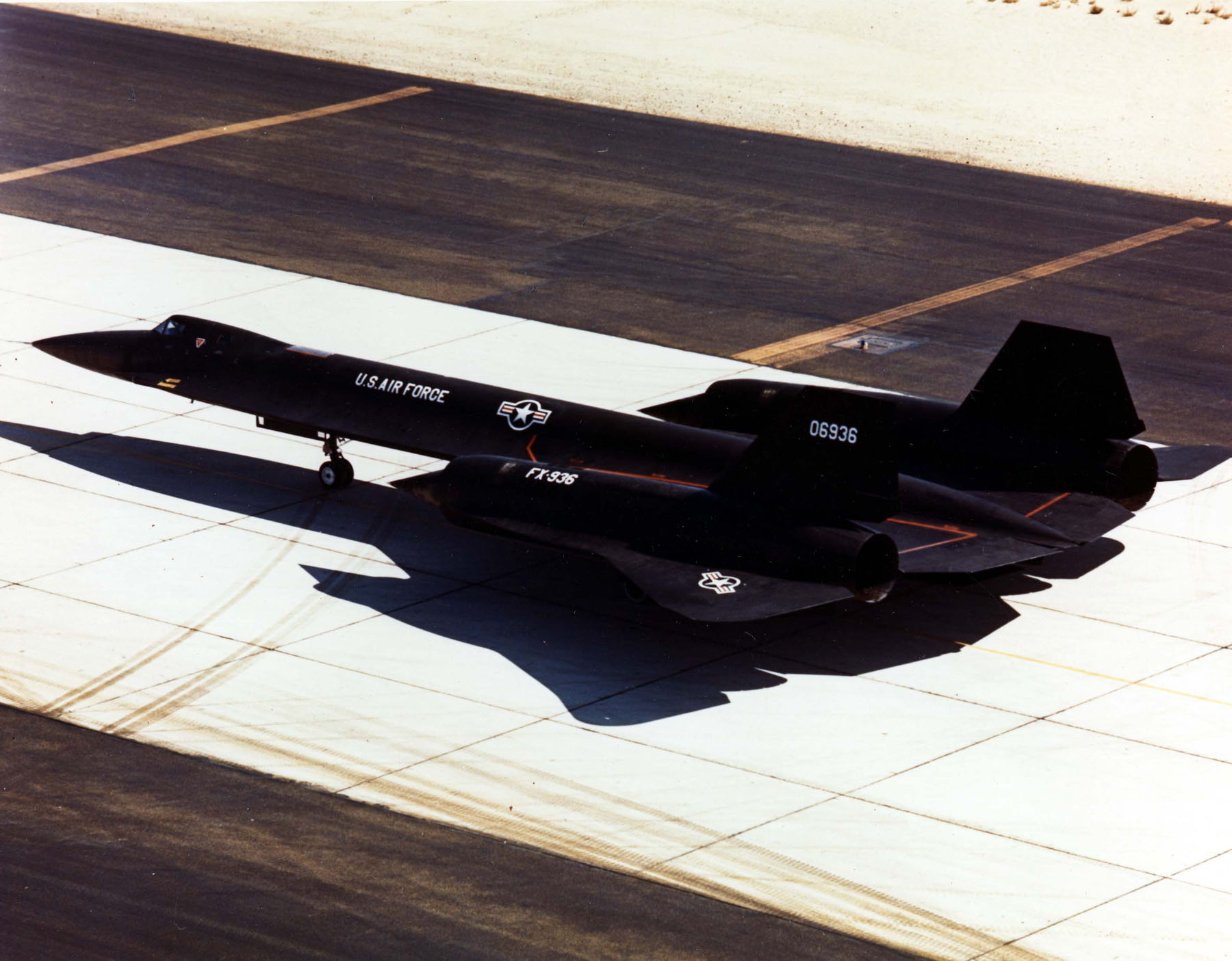 YF-12A於跑道頭