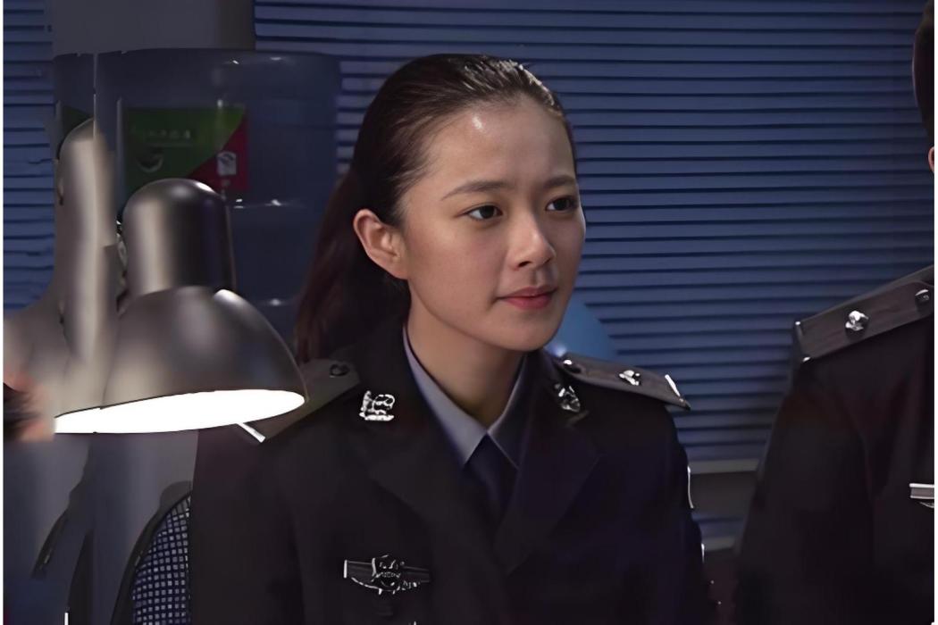 方婷(懸疑劇《暗警》中的角色) 方婷(懸疑劇《暗警》中的角色)