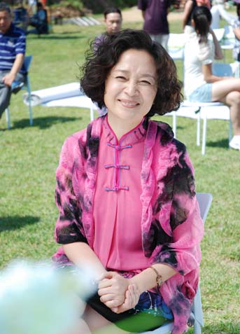 鄰居也瘋狂(遠親近鄰（2013年俞鐘執導電視劇）)