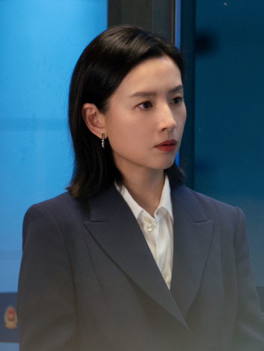 李怡(電視劇《不完美受害人》中的女配角) 李怡(電視劇《不完美受害人》中的女配角)