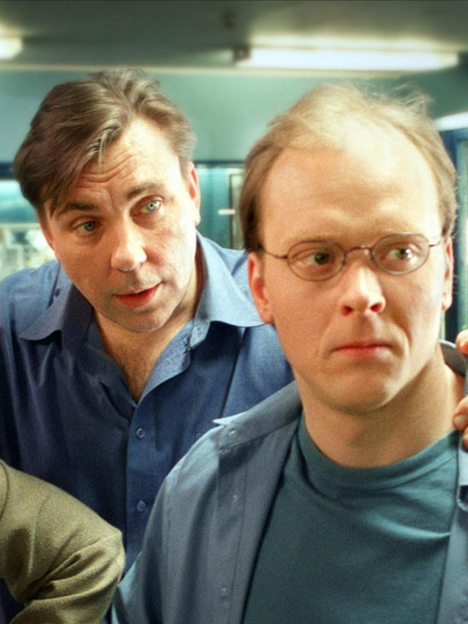 Eteenpäin(芬蘭2002年Pekka Milonoff執導的電影) Eteenpäin(芬蘭2002年Pekka Milonoff執導的電影)