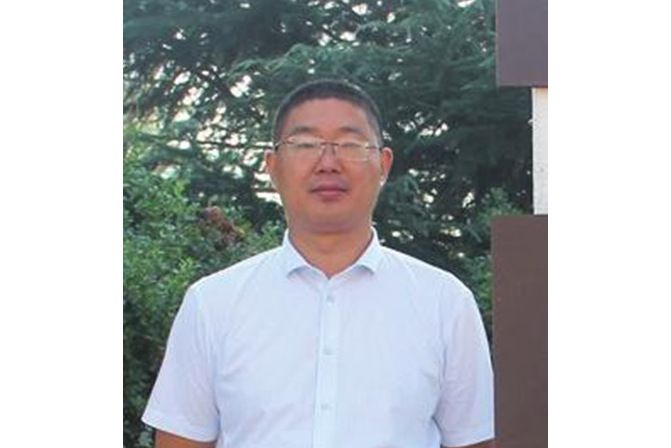 李長松(中牟縣第一高級中學化學教師,中國小高級教師) 李長松(中牟縣第一高級中學化學教師,中國小高級教師)