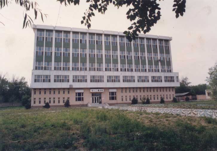 1989年圖書館新建館舍一期工程竣工