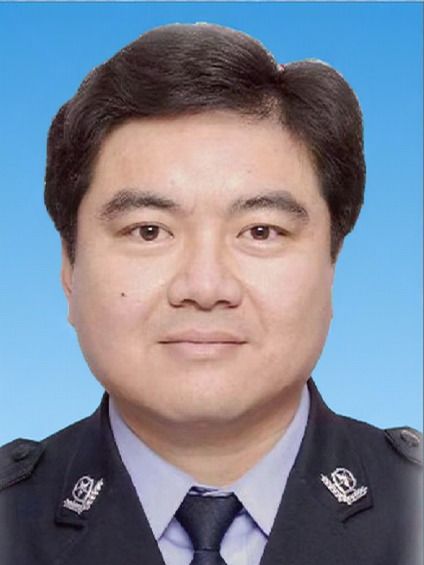 趙海龍(遼寧省錦州市太和區政府黨組成員、副區長,太和公安分局書記、局長) 趙海龍(遼寧省錦州市太和區政府黨組成員、副區長,太和公安分局書記、局長)