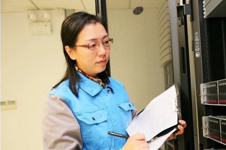 唐穎(上海菸草儲運公司成品物流部黨支部書記) 唐穎(上海菸草儲運公司成品物流部黨支部書記)