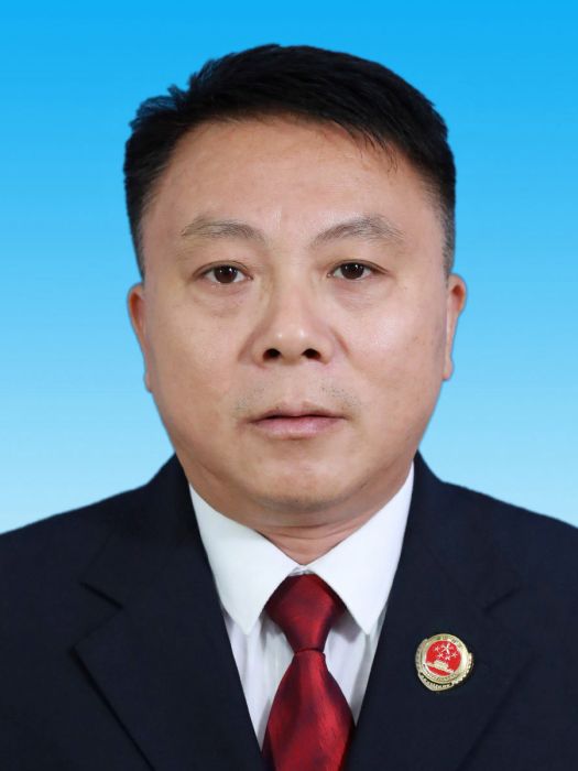 周武(廣西壯族自治區河池市宜州區人民檢察院檢察委員會專職委員,四級高級檢察官) 周武(廣西壯族自治區河池市宜州區人民檢察院檢察委員會專職委員,四級高級檢察官)