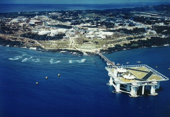 1975年的沖繩海上城市