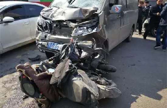 2·25鄭州麵包車衝撞人群事故