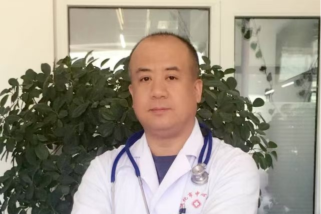 張文剛(通化市中心醫院腫瘤三科主任醫師) 張文剛(通化市中心醫院腫瘤三科主任醫師)