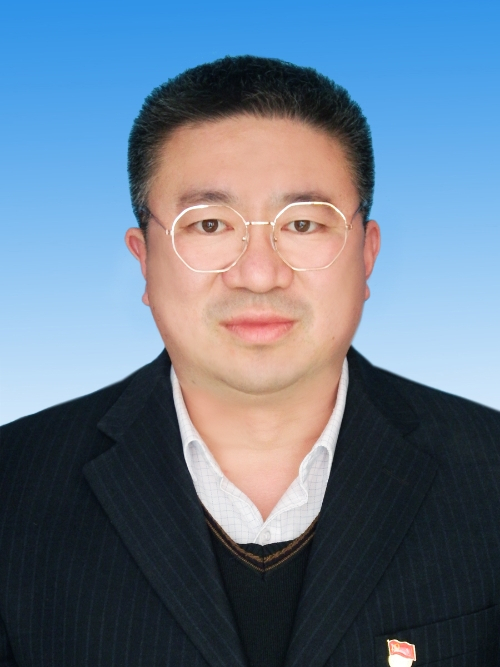 張漢卿(山東省招遠市農業農村局黨組成員、副局長,招遠市鄉村振興局常務副局長) 張漢卿(山東省招遠市農業農村局黨組成員、副局長,招遠市鄉村振興局常務副局長)