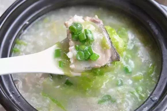 魚骨粥 魚骨粥