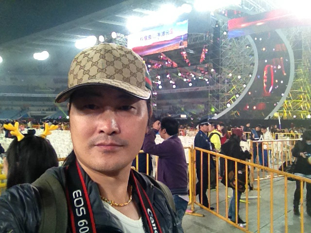 南京奧體中心”群星愛心演唱會“