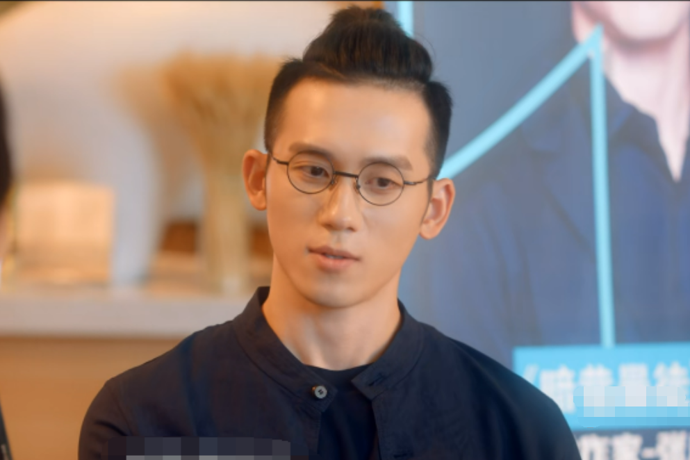 張意(奇幻甜愛劇《喵,請許願》中的角色) 張意(奇幻甜愛劇《喵,請許願》中的角色)