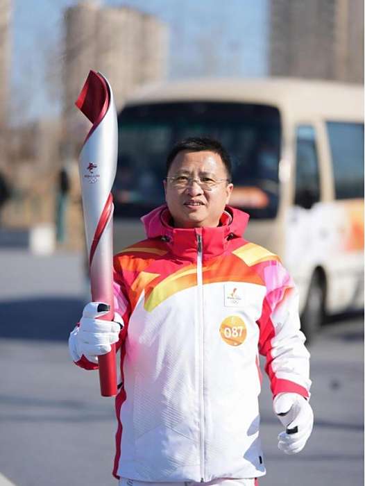 湯鳴(北京冬奧會火炬手) 湯鳴(北京冬奧會火炬手)