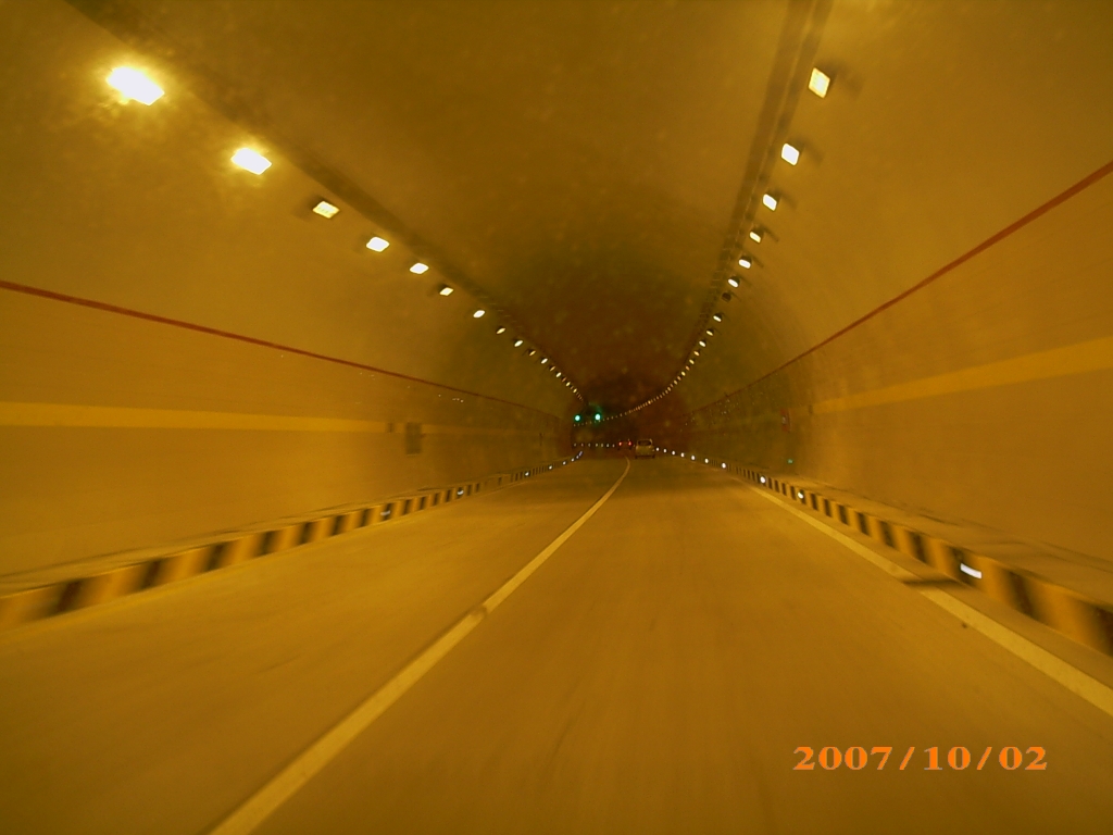 西漢高速公路——隧道