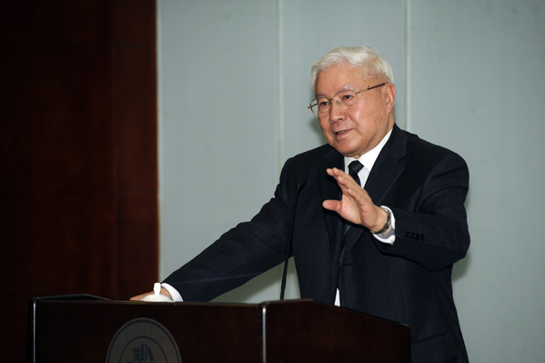 萬明坤(原北方交通大學校長) 萬明坤(原北方交通大學校長)
