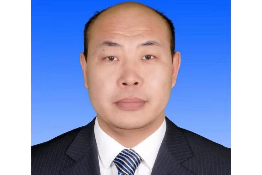 劉向東(內蒙古自治區呼倫貝爾市扎賚諾爾區人民政府黨組成員、政府副區長) 劉向東(內蒙古自治區呼倫貝爾市扎賚諾爾區人民政府黨組成員、政府副區長)