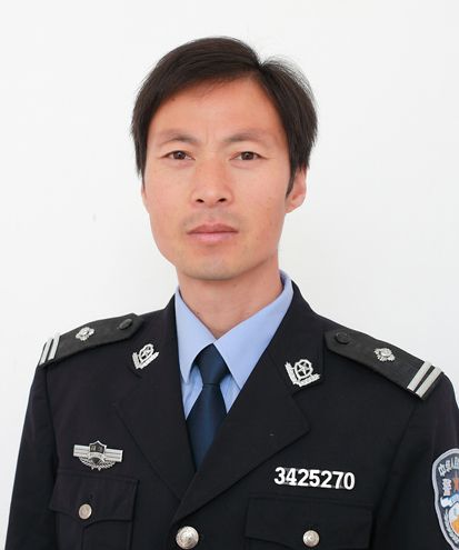 金雲海(南湖強制隔離戒毒所鳳凰山大隊三中隊中隊長) 金雲海(南湖強制隔離戒毒所鳳凰山大隊三中隊中隊長)