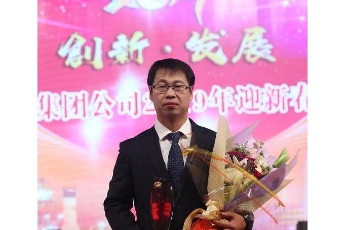 劉增(滄州大化集團公司黨委副書記、總經理,滄州大化股份有限公司董事、董事長、總經理) 劉增(滄州大化集團公司黨委副書記、總經理,滄州大化股份有限公司董事、董事長、總經理)