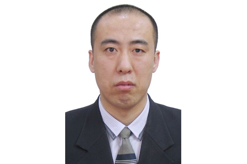 果崇申 果崇申