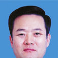 何偉青 何偉青