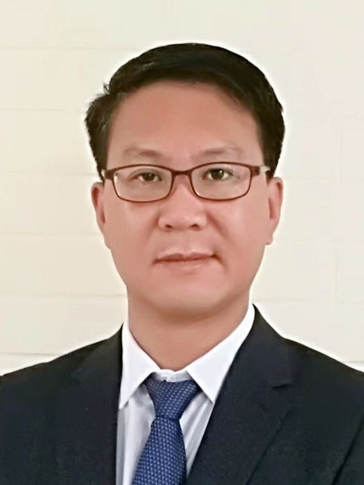 陳虎(吉林神哲學院藝術部主任) 陳虎(吉林神哲學院藝術部主任)