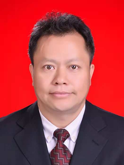 梁恩雄 梁恩雄