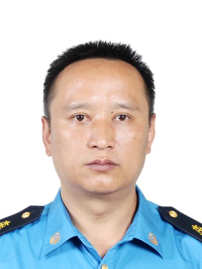 陳林(貴州省畢節市大方縣交通運輸局黨組成員、養護中心主任) 陳林(貴州省畢節市大方縣交通運輸局黨組成員、養護中心主任)