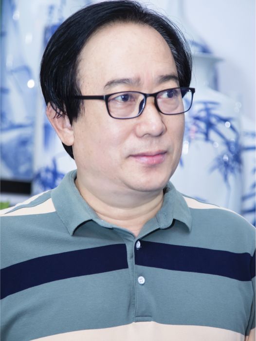 牛泉(書畫家、詩人) 牛泉(書畫家、詩人)