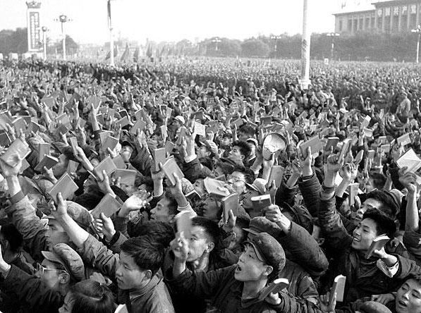 1966年，各地紅衛兵聚集在天安門廣場