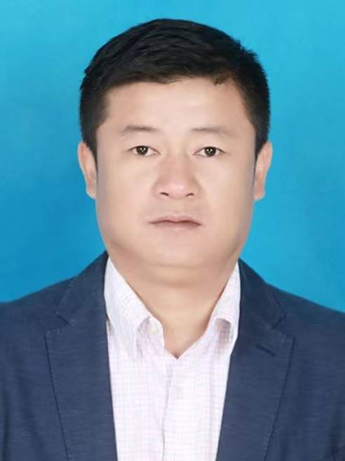 何榮東(雲南省楚雄彝族自治州雙柏縣水務局黨組成員、副局長(兼),搬遷安置辦公室主任) 何榮東(雲南省楚雄彝族自治州雙柏縣水務局黨組成員、副局長(兼),搬遷安置辦公室主任)
