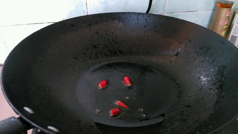 紅燒雞爪炒青椒