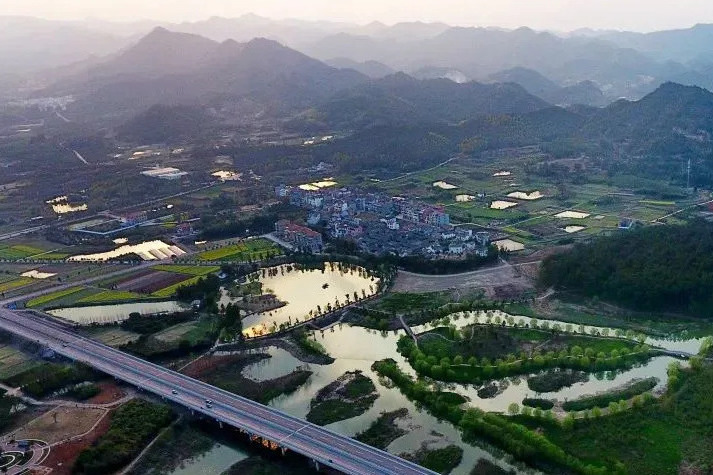壇頭村(浙江省金華市武義縣履坦鎮下轄村) 壇頭村(浙江省金華市武義縣履坦鎮下轄村)