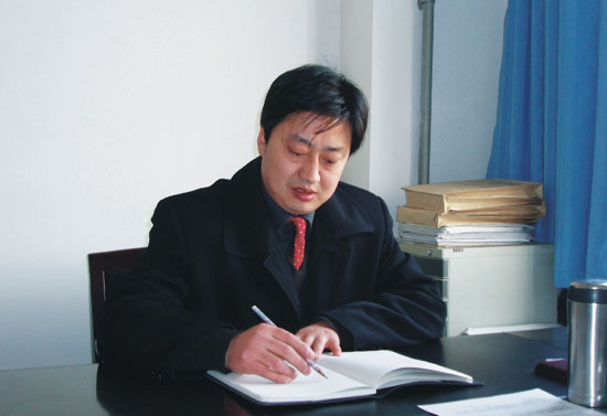 徐萬發(西藏民族學院馬克思主義學院教授)