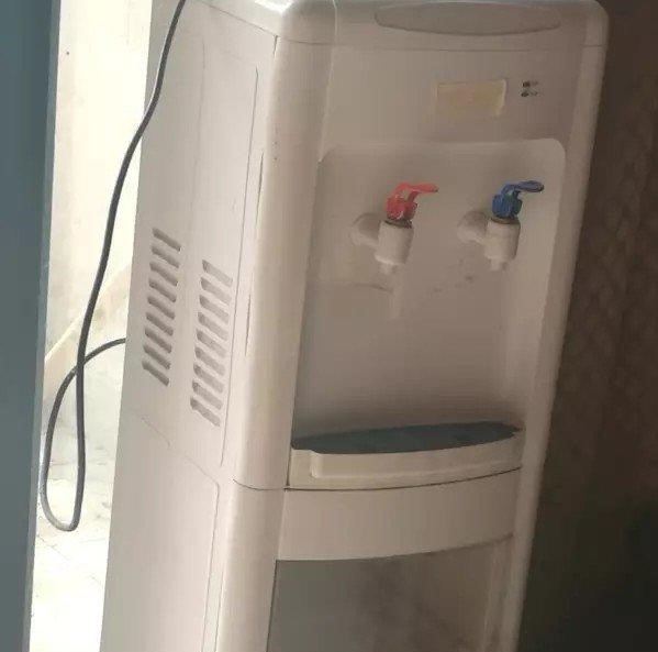 冷熱飲水機