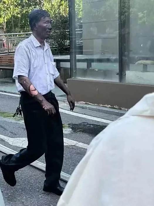 張家漢(南通市崇川區觀音山街道觀陽名邸小區保全) 張家漢(南通市崇川區觀音山街道觀陽名邸小區保全)