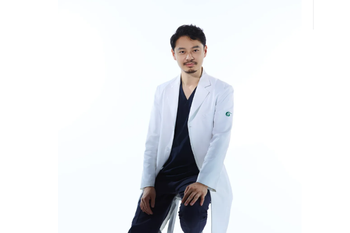 趙偉(上海華美醫療美容醫院外科醫師)