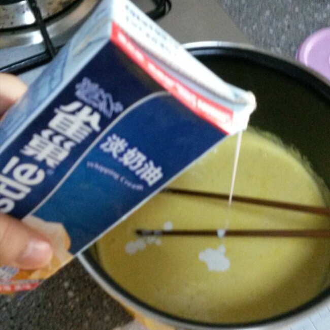 玉米奶油甜湯